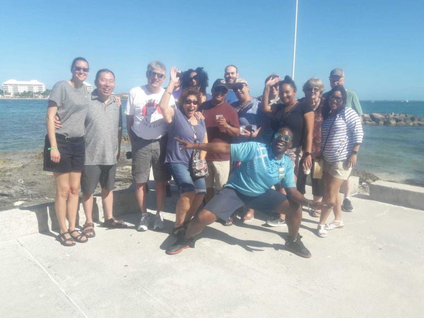 Nassau: Sip, Sample & See, Food & History Bus Tour