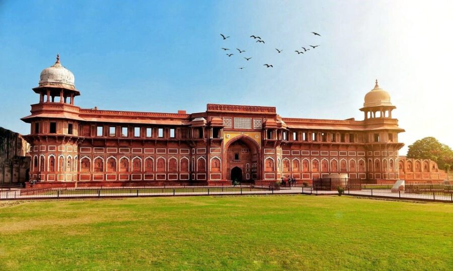 New Delhi: Taj Mahal, Agra Fort & Baby Taj Day Tour by Car