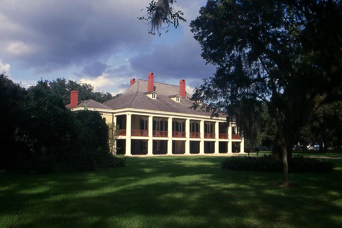 New Orleans City Wide and Plantation Driving Tour