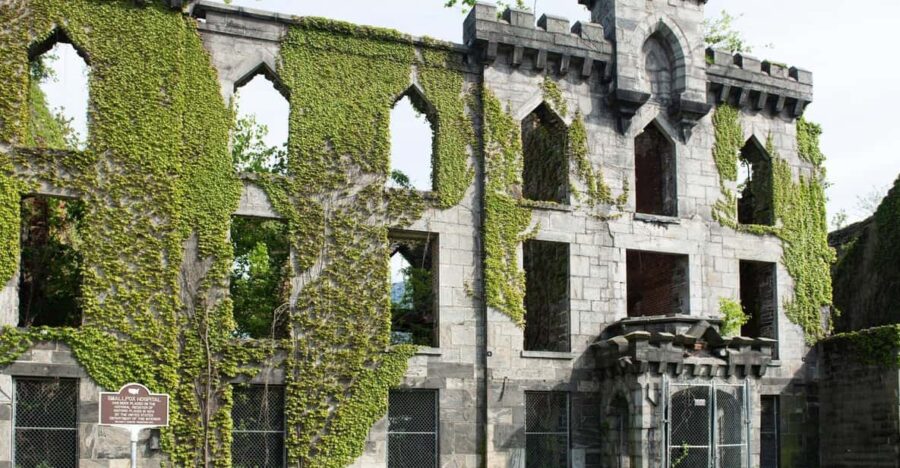 New York City: Smallpox Hospital Photo Tour