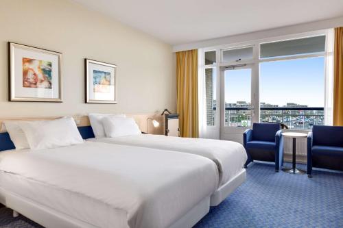 NH Atlantic The Hague - Hotel Location and Description