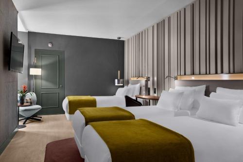 NH Collection Amsterdam Flower Market - Hotel Location and Accessibility