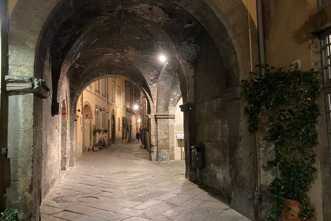 Night Walking Tour in Lucca - Exploring Lucca Nightlife