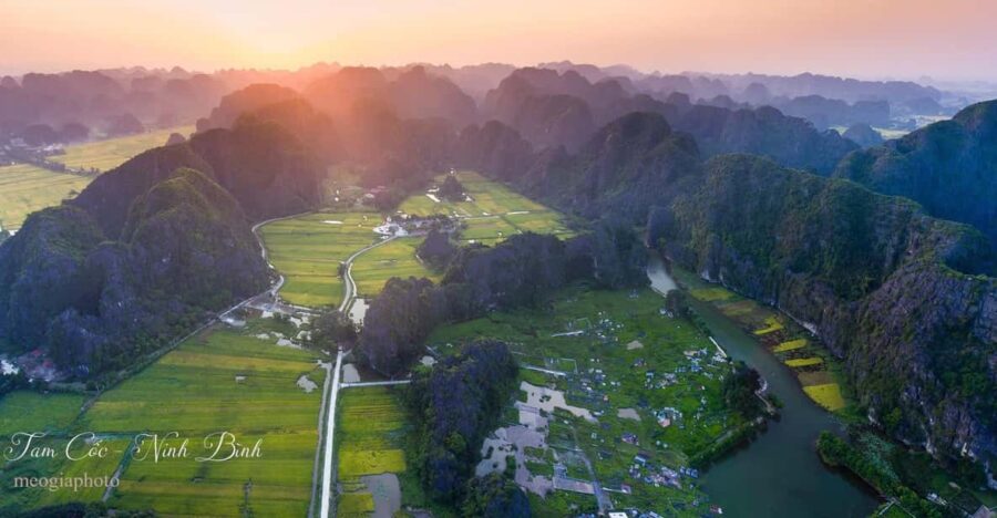 Ninh Binh Full-day Trip: Hoa Lu, Tam Coc- Buffet Lunch, Bike