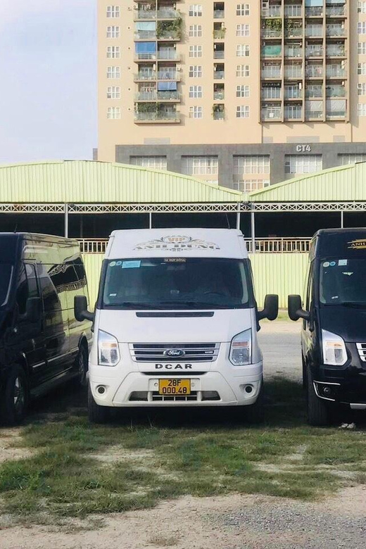 Ninh Binh: Ha Long Transfer by Luxury Limousine