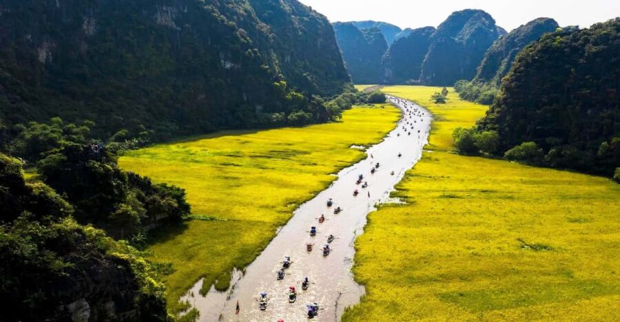 Ninh Binh: Hoa Lu & Tam Coc Day Trip With Lunch & Transport