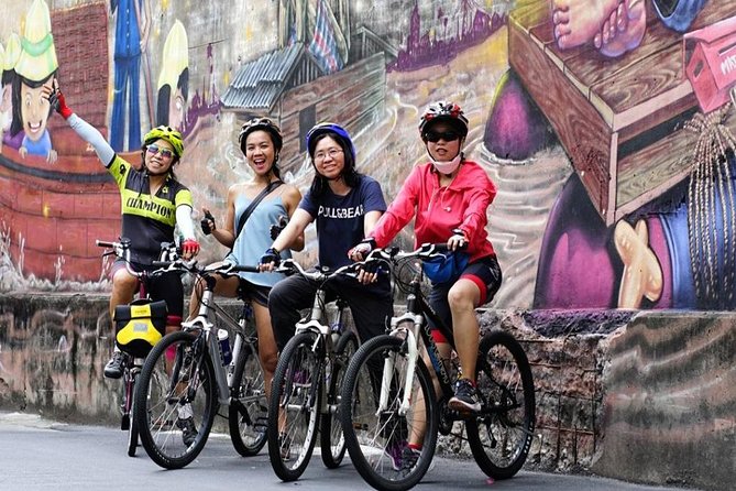 NR-06 Ride to Enjoy Variety of Thai Foods in Local Famous Market