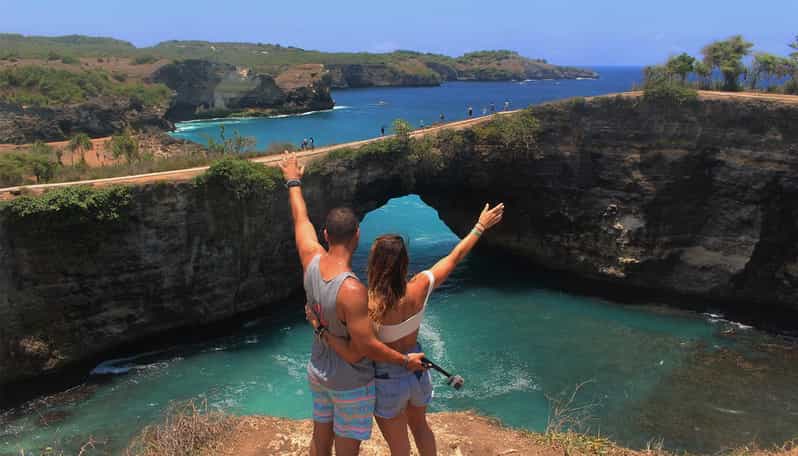 3 Best Private Car With Driver Services in Nusa Penida