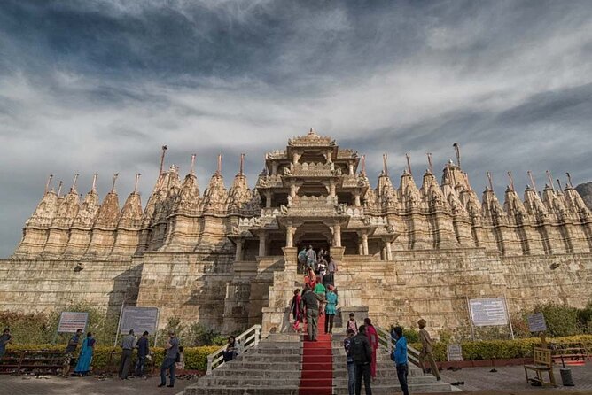 One Day Trip to Kumbhalgarh & Ranakpur Temple From Udaipur by Car