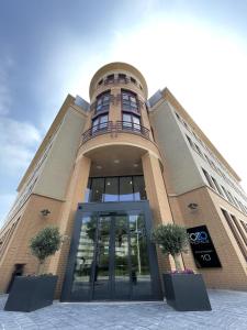 OZO Hotels Antares Airport - Accommodations and Room Features