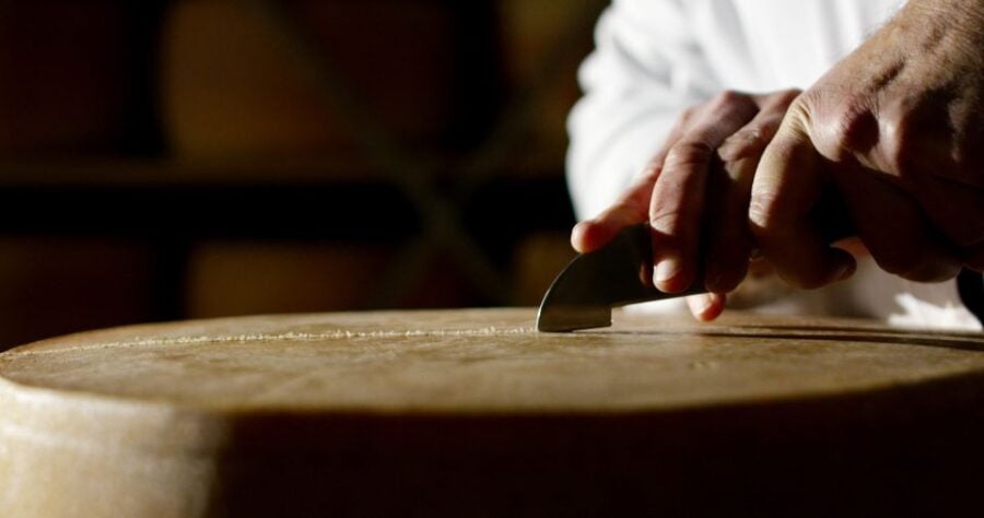 Parma: Parmigiano-Reggiano Cheese Tour