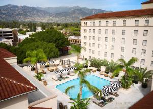Pasadena Hotel & Pool - Excellent Location and Nearby Attractions