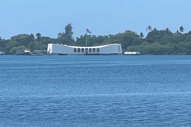 Pearl Harbor With USS Arizona, City Tour + Local Restaurant Lunch