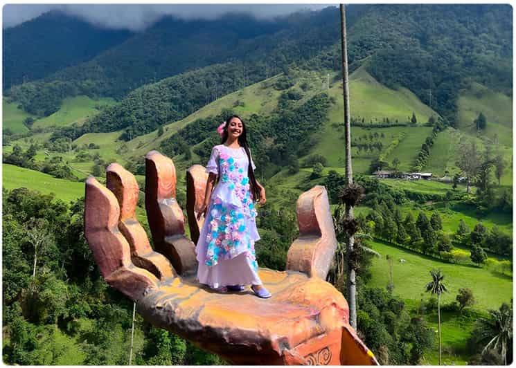 PEREIRA/ARMENIA: PRIVATE TRANSFER TO FILANDIA + INDIVIDUAL CHARM VIEWPOINT - Overview and Pricing