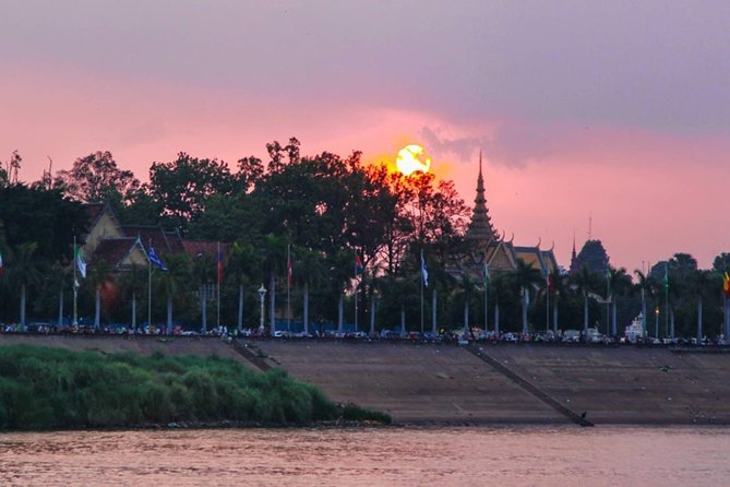 Phnom Penh Dinner Cruise