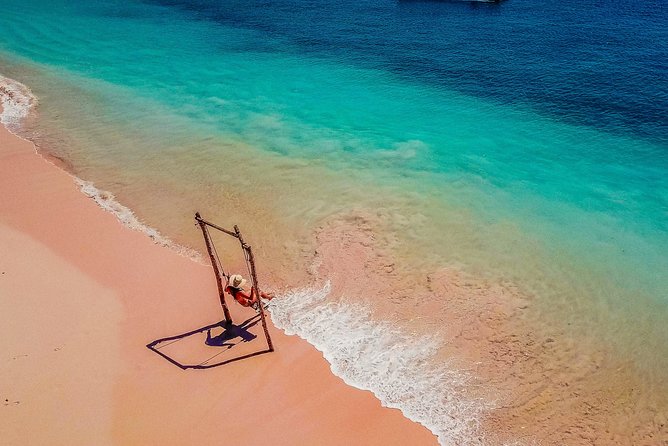 Pink Beach and Southeast Gili Islands Private Tour – Full Day