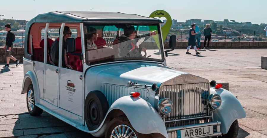 Porto: City Center Eco Car Tour River