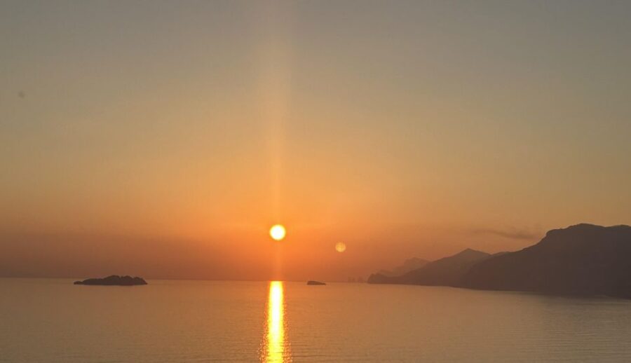 Positano: Amalfi Coast Sunset Group Boat Tour With Prosecco