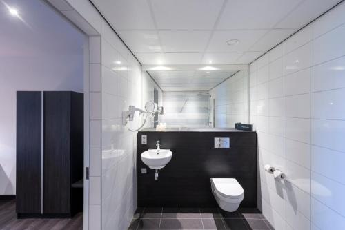 Postillion Hotel Dordrecht - Hotel Location and Accessibility