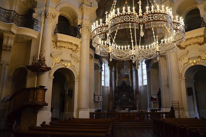 Prague Old Town Tour With a Classical Concert - Tour Overview