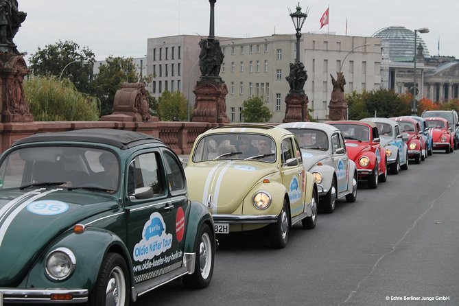 Private 4h Berlin Discovery Tour in an Oldtimer Volkswagen Beetle