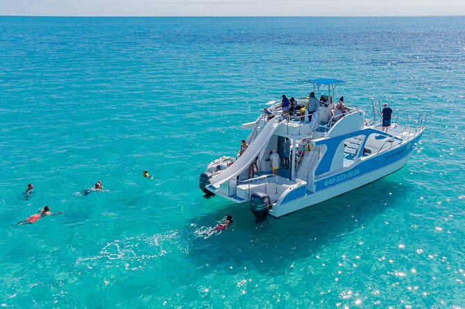 Private 7-Hour Catamaran Tour in Turks and Caicos