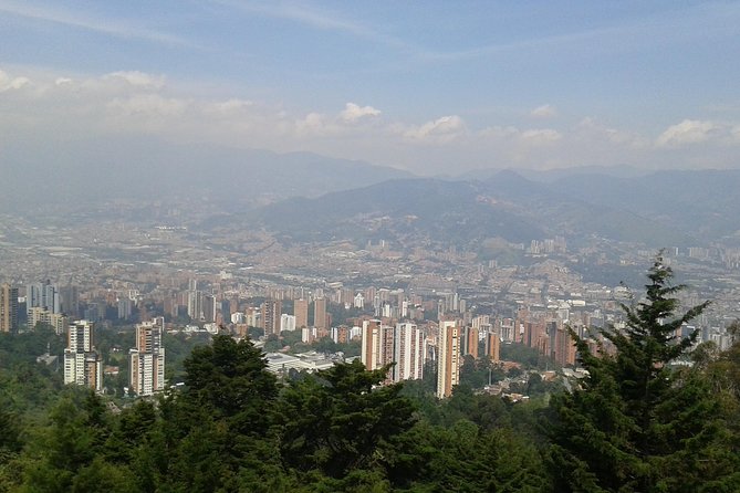 Private Airport Pickup Service in Medellin for You and Your Group