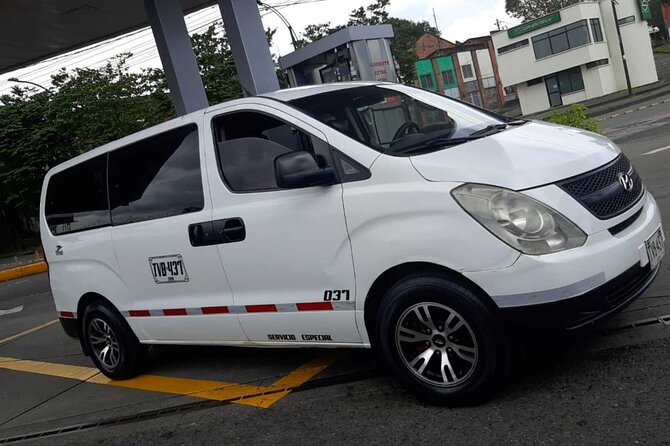 Private Arrival or Departure Transfer: Ernesto Cortissoz Airport (One Way)