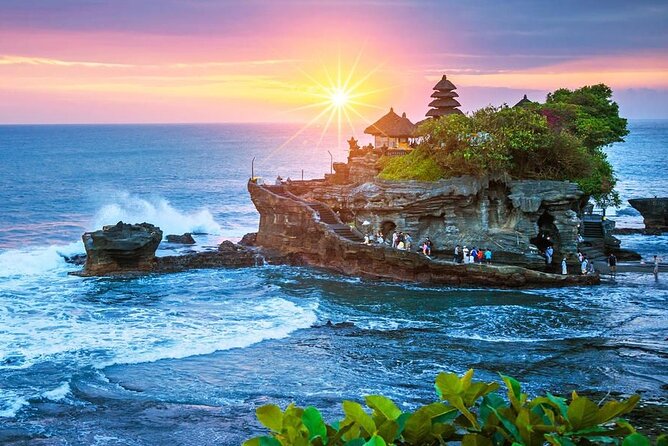 Private Arrival Transfer: Bali Airport to Hotel With Minibus Toyota Hiace up to 12 Pax