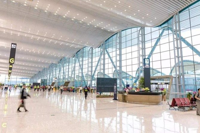 Private Arrival Transfer in English-speaking: Airport to Hotel - Service Details