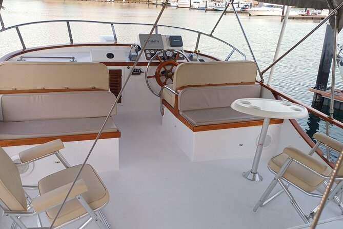 Private Boat Tour With Free Food and Drinks and Snorkeling