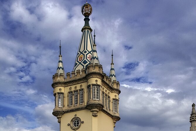 Private Car Tour to Pena Palace and National Park