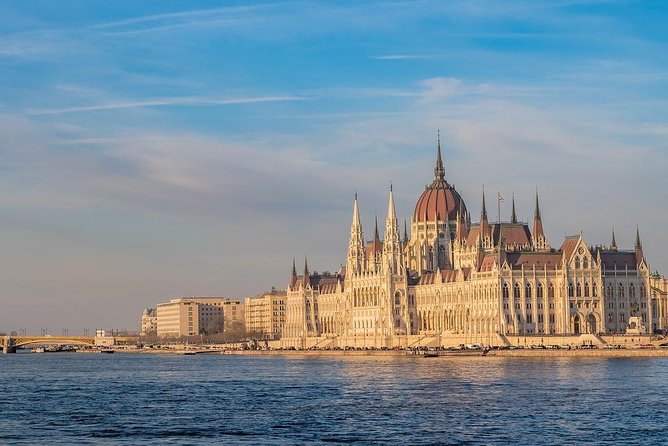Private Car Transfer From Prague to Budapest With 2 Hour Stop