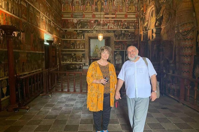 Private Colombo City Tour With English Speaking Chauffeur