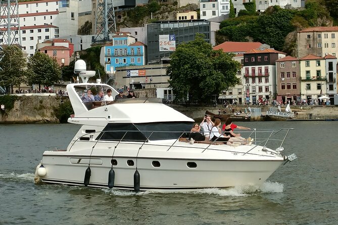 Private Cruise on Luxury Yacht in Porto - Overview and Location