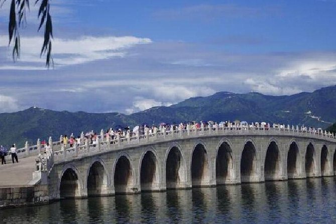Private Day Tour: Mutianyu Great Wall and Summer Palace or Hutong Tour