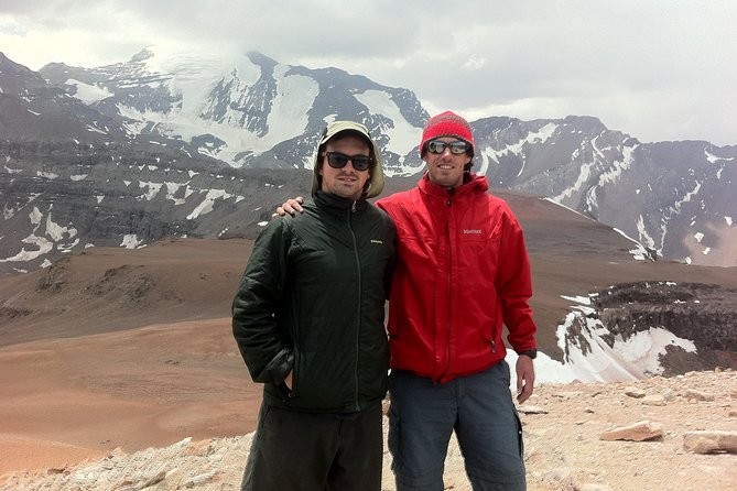 Private Full Day Hike to Pintor Hill From Santiago – Reaches 4.180m in One Day!