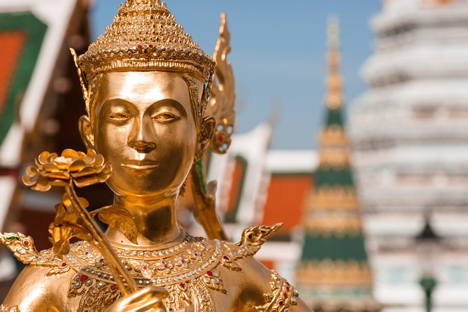 Private Grand Temples Along the Chao Phraya River [1/2 Day]