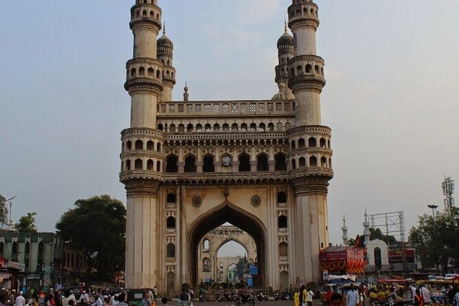 Private Half Day Tour: Dinner Cruise, Old City Shopping Ride & Laser Show