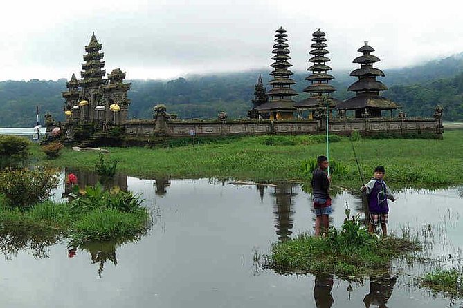 Private Jungle Trekking Tour With Tamblingan Lake Canoeing - Tour Overview