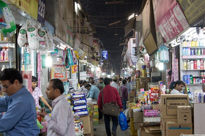 Private Local Market Tour and Local Street Food Tour in Mumbai
