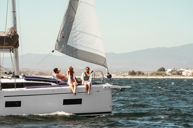 Private Luxury Sail Yacht Cruise - Luxury Yacht Amenities and Features