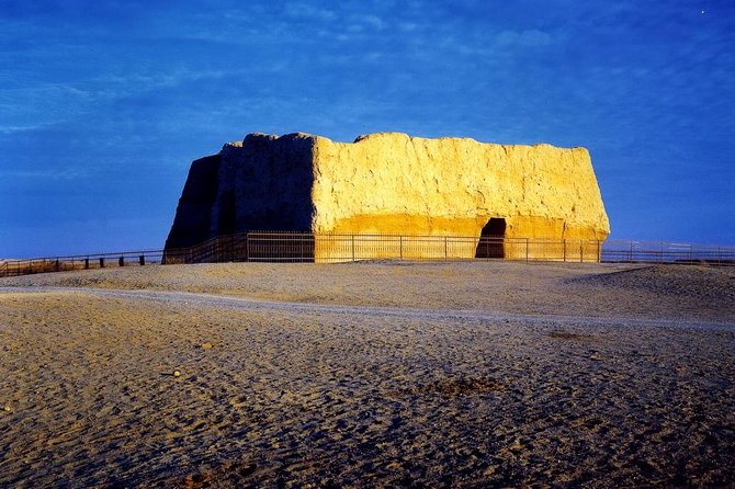 Private Silk Road Hiking Day Tour of Yangguan Pass Including Lunch