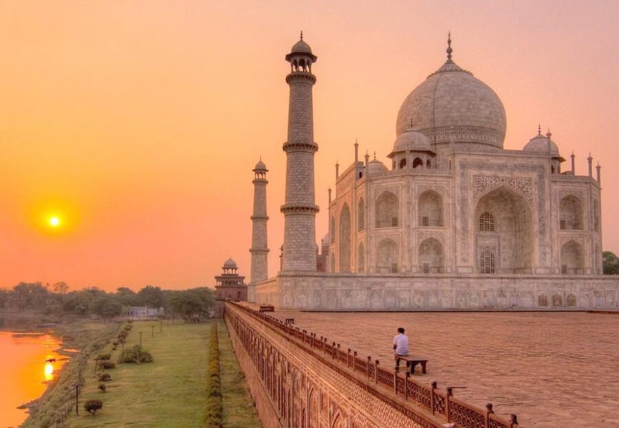 Private Taj Mahal Guided Tour by Car – Skip-The-Line