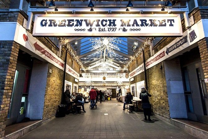Private Tour: Experience the Christmas Magic in London