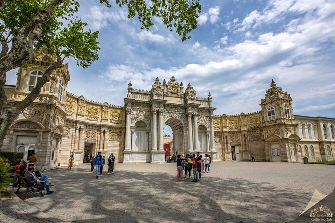 Private Tour for Dolmabahce Palace & Asian Side & Food Markets - Tour Overview