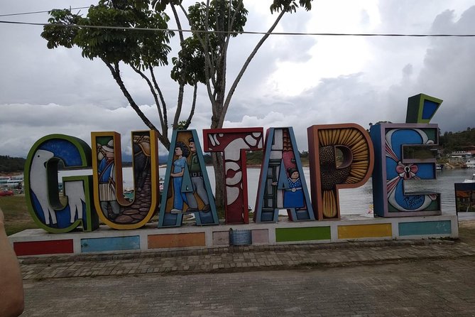 Private Tour Guatapé Peñol Stone and Coffee Farm