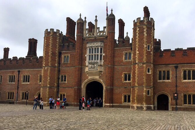 Private Tour: Hampton Court Palace Day Trip From London - Pricing and Group Considerations