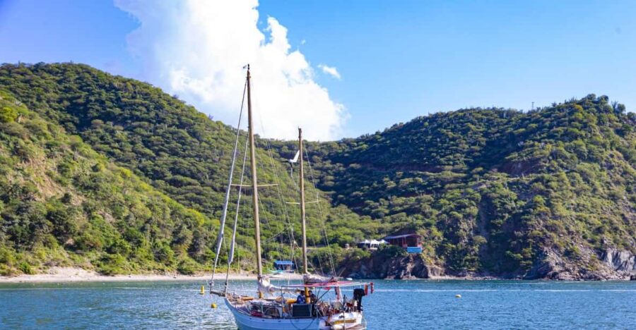 Private Tour Tayrona Park Anna Lezah 12 Person Capacity