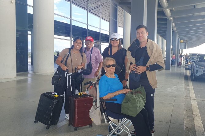 Private Transfer From Airport to Hotels in Panama City - Service Overview